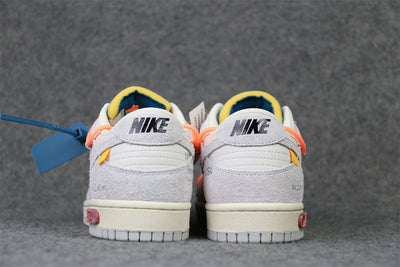 Gebroken wit x Dunk Low 'Lot 19 van 50'