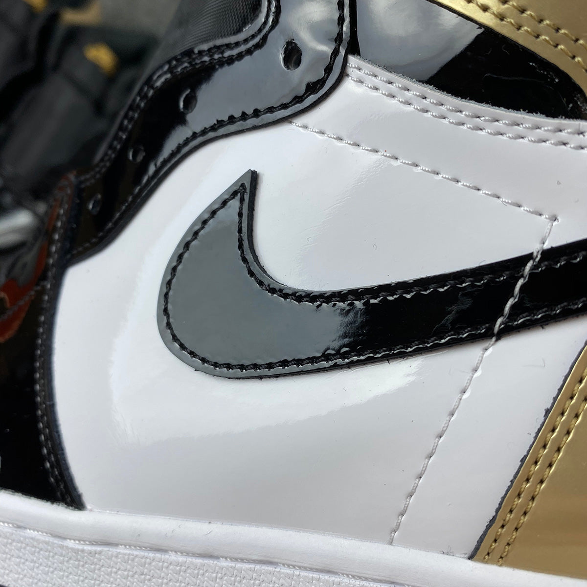 Air Jordan 1 Retro High OG NRG 'Gold Toe'