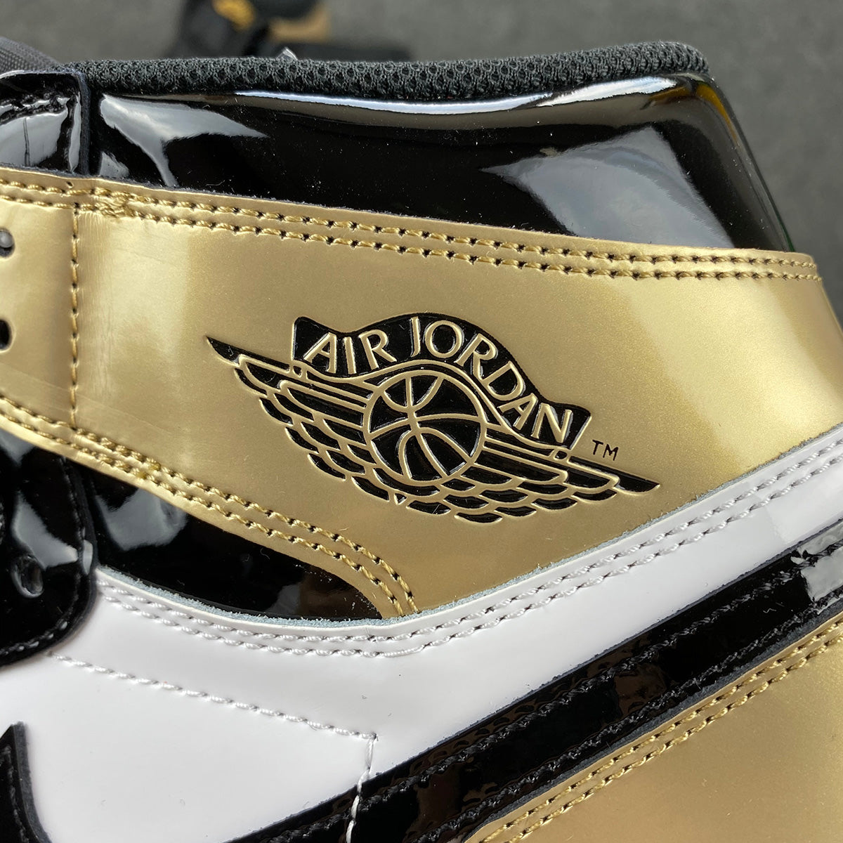 Air Jordan 1 Retro High OG NRG 'Gold Toe'