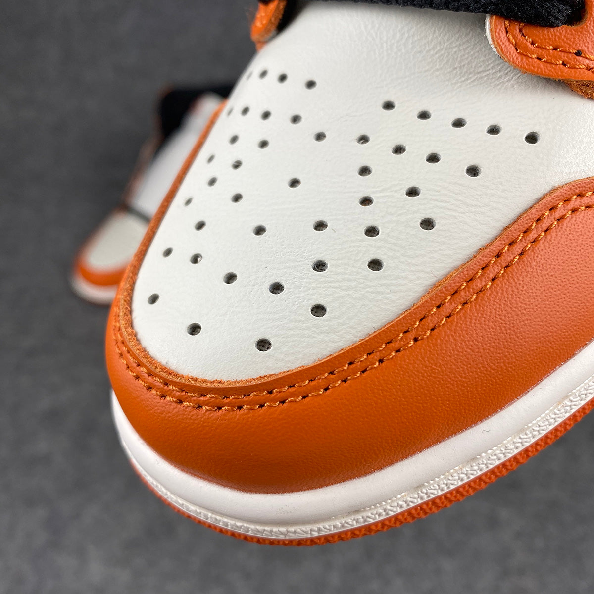 Air Jordan 1 Retro High OG 'Shattered Backboard Away'