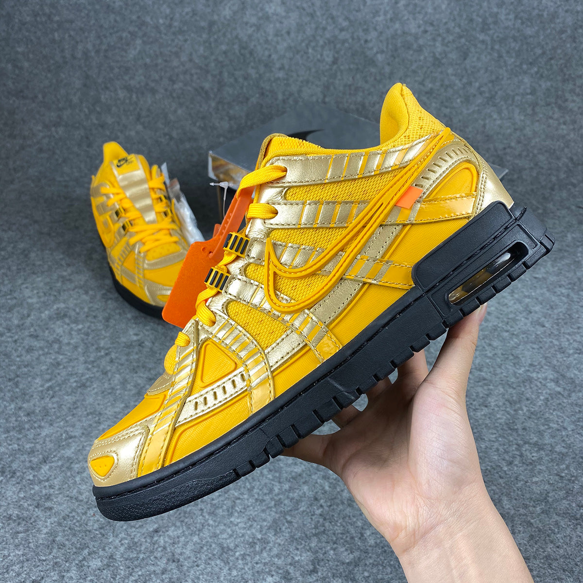 Off-White x Air Rubber Dunk 'University Gold'