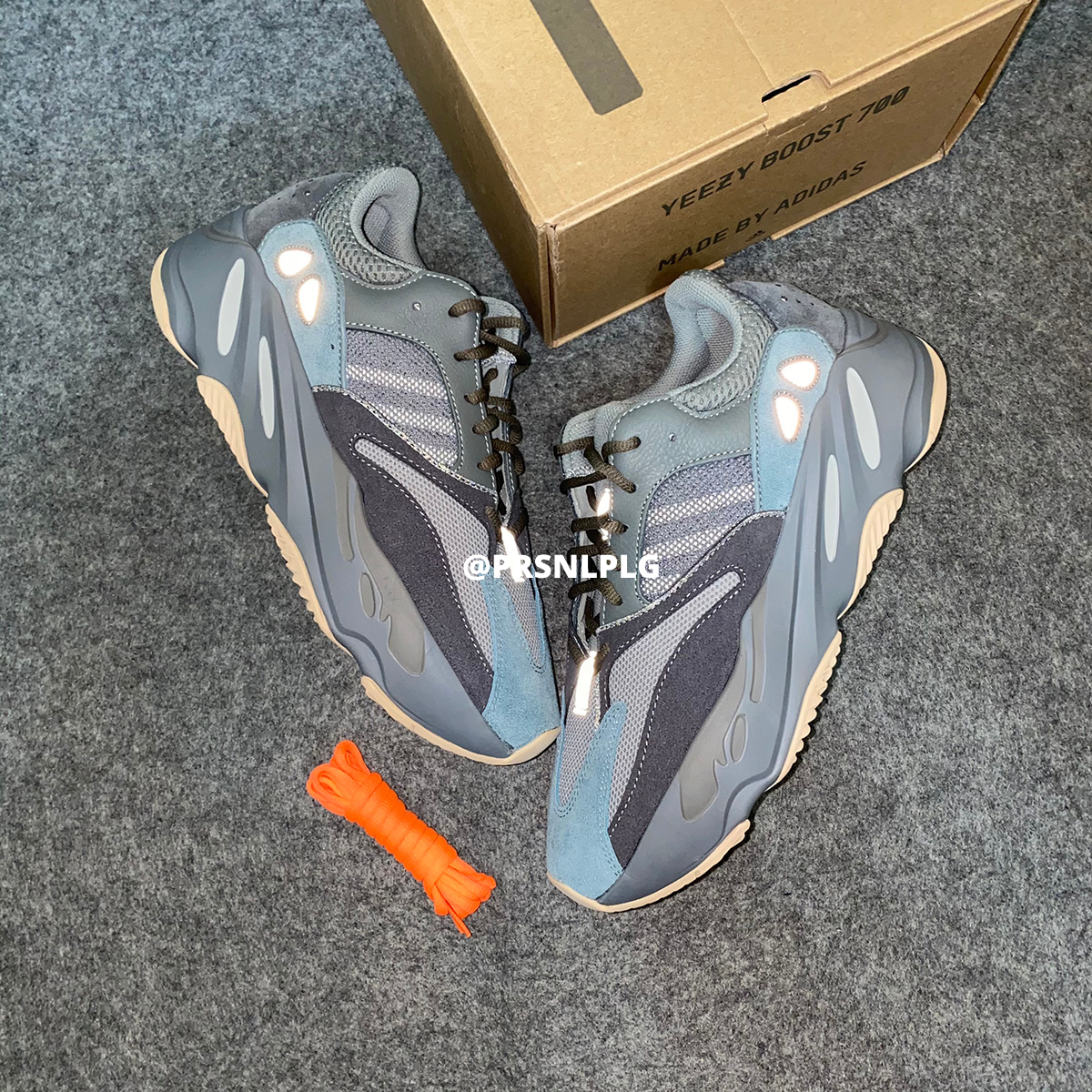 Yeezy Boost 700 'Tealblauw'