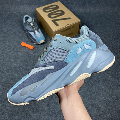 Yeezy Boost 700 'Tealblauw'