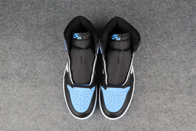 Air Jordan 1 Retro Hoge OG 'UNC Toe' 